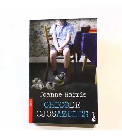 Chico de ojos azules