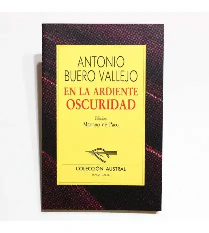 En la Ardiente Oscuridad