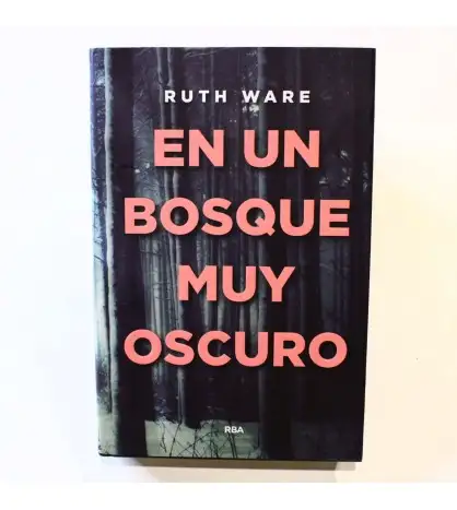 En un bosque muy oscuro