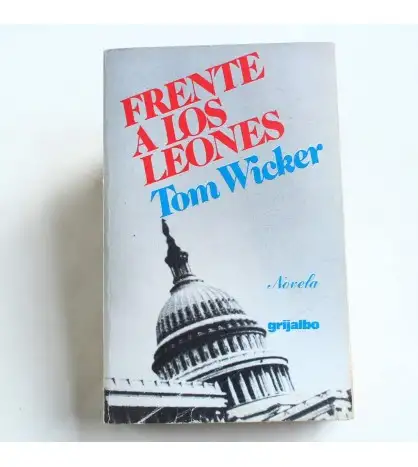 Frente a los leones
